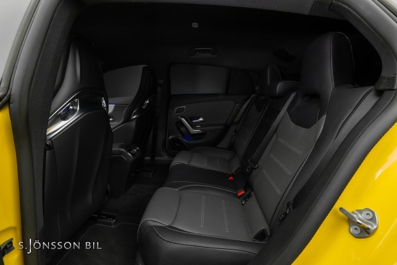 Mercedes-Benz CLA35 16 of 19