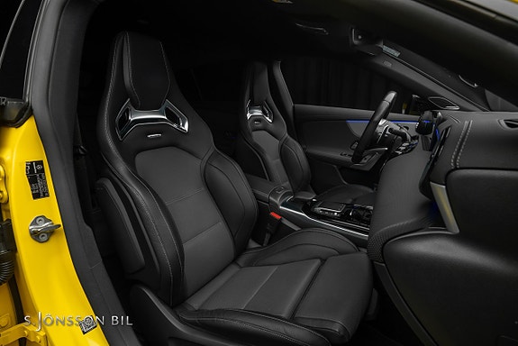 Mercedes-Benz CLA35 9 of 19