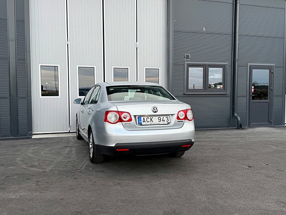 Volkswagen Jetta 6 of 10