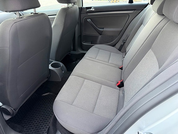Volkswagen Jetta 10 of 10