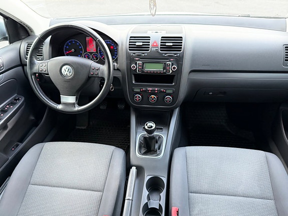 Volkswagen Jetta 7 of 10