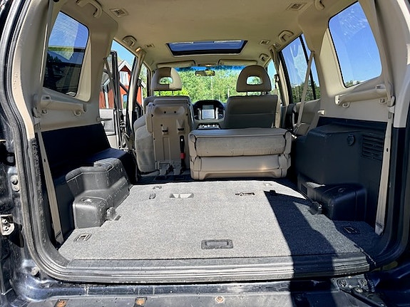 Mitsubishi Pajero 4 of 5