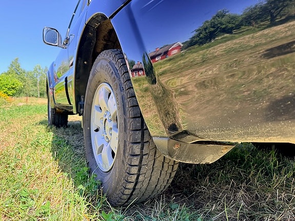 Mitsubishi Pajero 2 of 5
