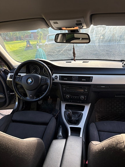 BMW 320d 11 of 14