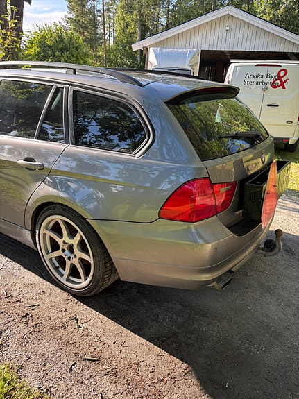 BMW 320d 4 of 14