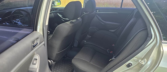 Toyota Avensis 13 of 19