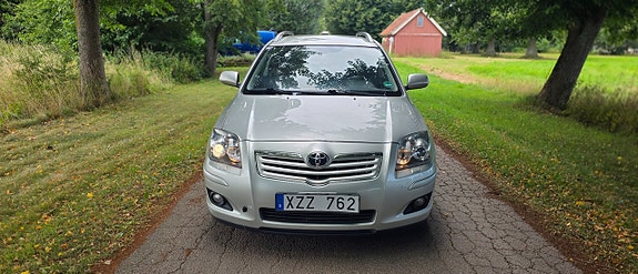 Toyota Avensis 5 of 5