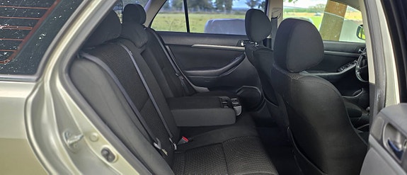 Toyota Avensis 12 of 19