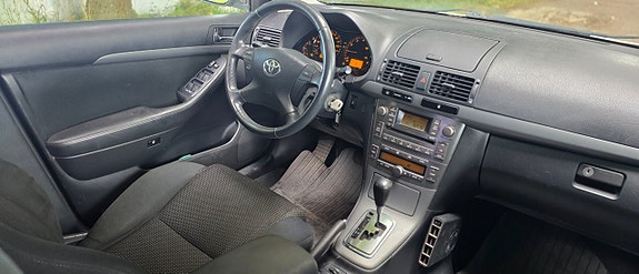Toyota Avensis 10 of 19