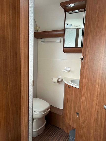 Adria Adora 563PT 3 of 6