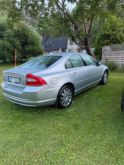 Volvo S80 2 of 3