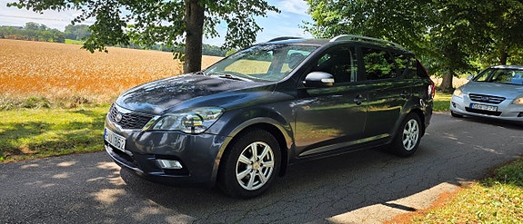 Kia Ceed 2 of 5