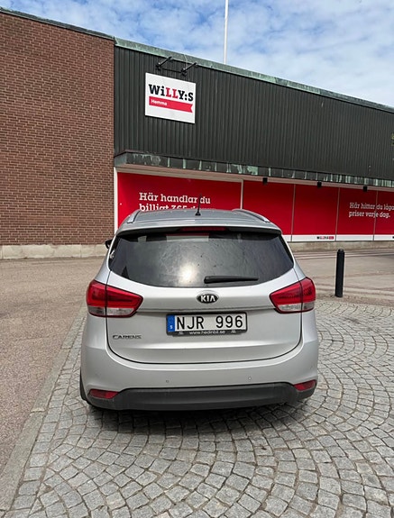 Kia Carens 5 of 6
