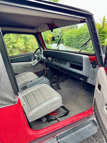 Jeep Wrangler 5 of 5
