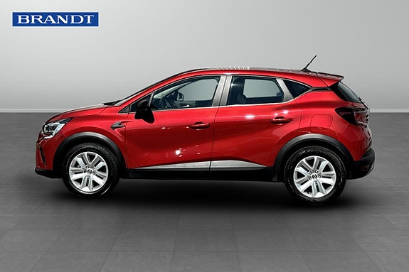 Renault Captur 3 of 5
