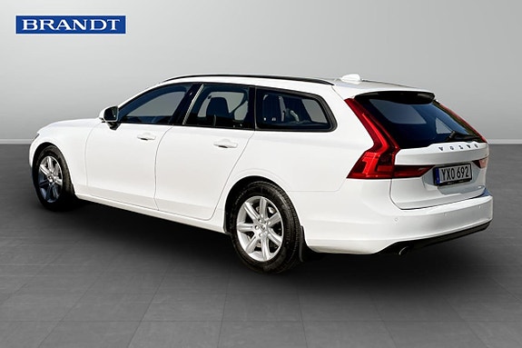 Volvo V90 2 of 9