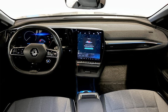 Renault Megane E-Tech 5 of 5