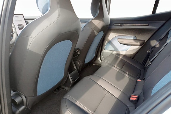 Volvo EX30 8 of 9