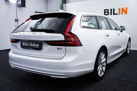 Volvo V90 14 of 30