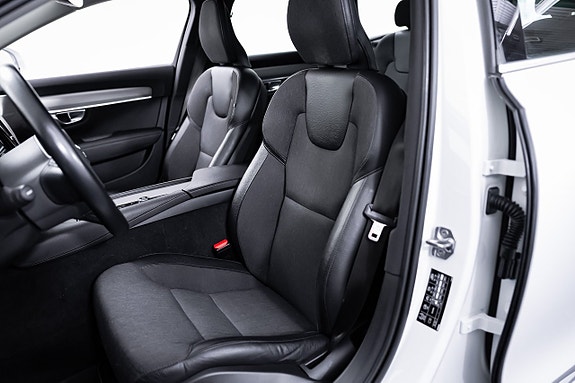 Volvo V90 26 of 30