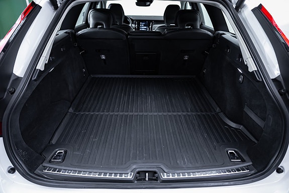 Volvo V90 30 of 30