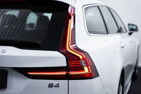 Volvo V90 16 of 30