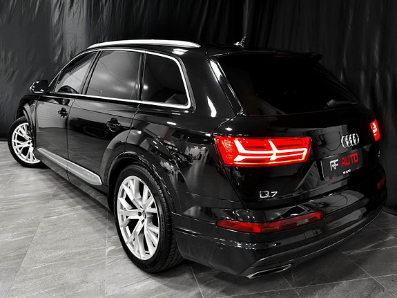 Audi Q7 12 of 30