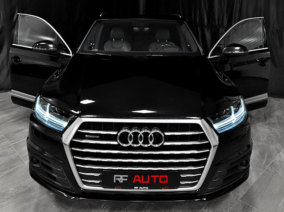 Audi Q7 9 of 30