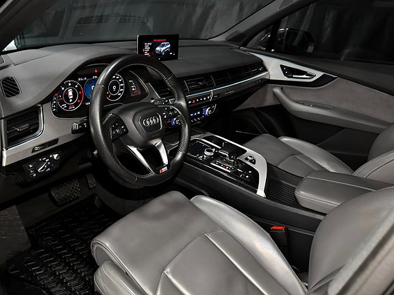 Audi Q7 20 of 30