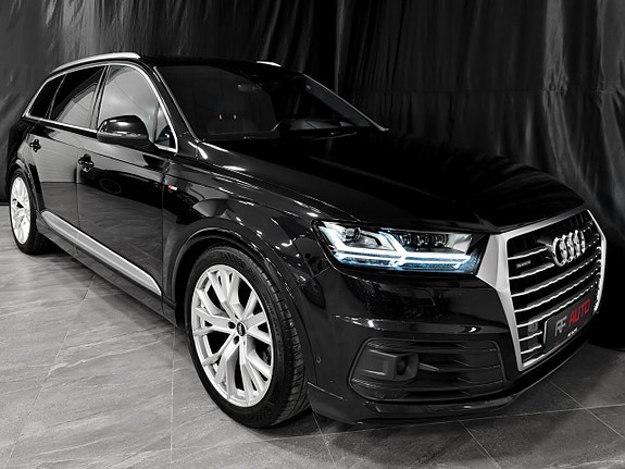 Audi Q7 2 of 5
