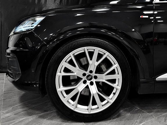 Audi Q7 11 of 30