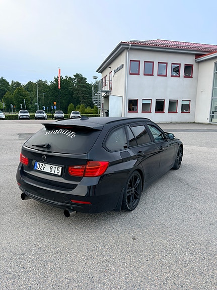 BMW 328i 7 of 11