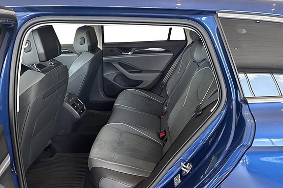 Volkswagen Passat 10 of 14