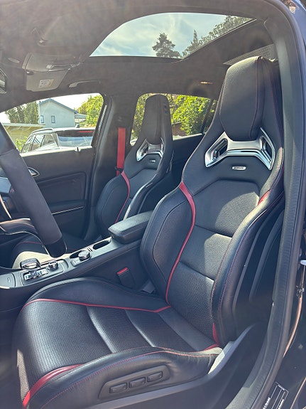 Mercedes-Benz GLA45 9 of 13