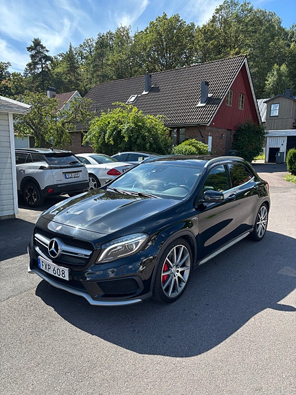 Mercedes-Benz GLA45 2 of 13