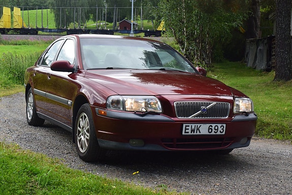 Volvo S80 2 of 5