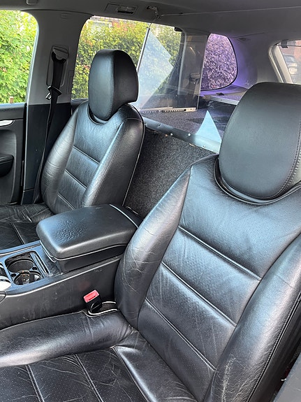 Porsche Cayenne 2 of 2