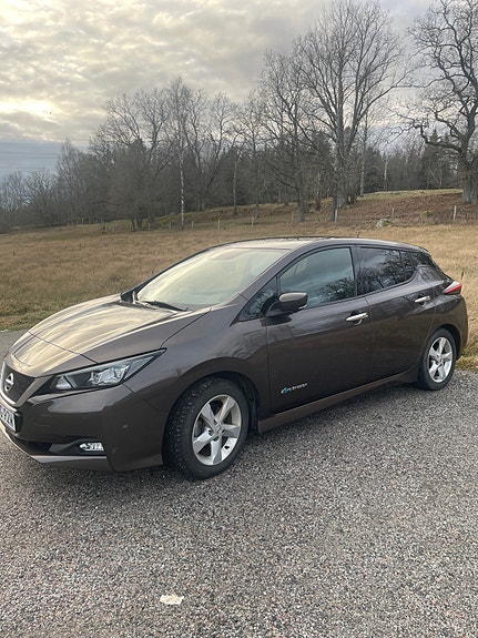 Nissan Leaf 2 of 4