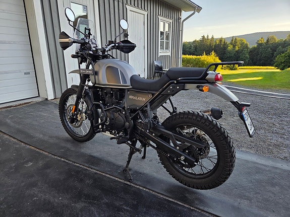 Royal Enfield Himalayan 411 12 of 18