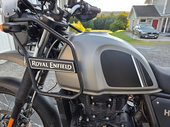 Royal Enfield Himalayan 411 15 of 18