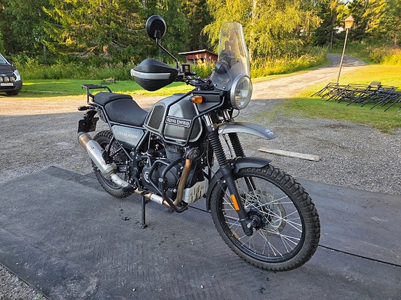 Royal Enfield Himalayan 411 2 of 5