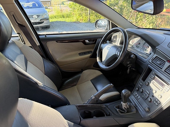 Volvo S60 11 of 17