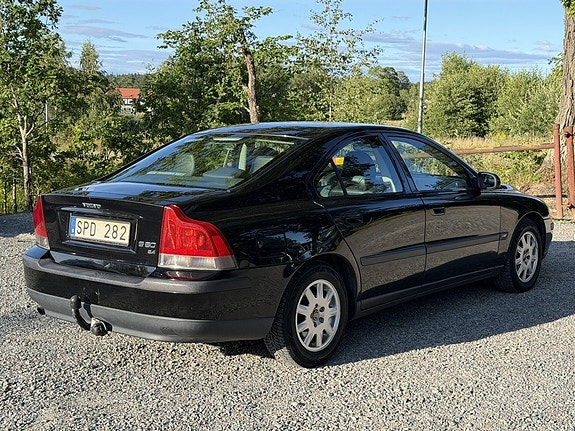 Volvo S60 3 of 5