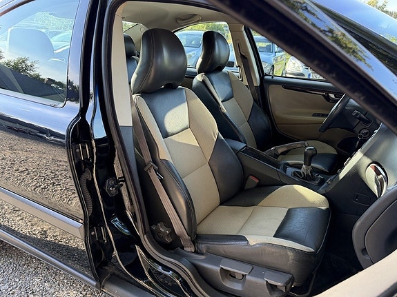 Volvo S60 14 of 17