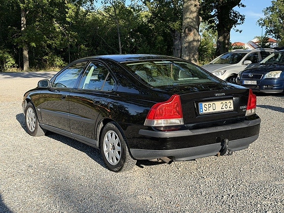 Volvo S60 4 of 5