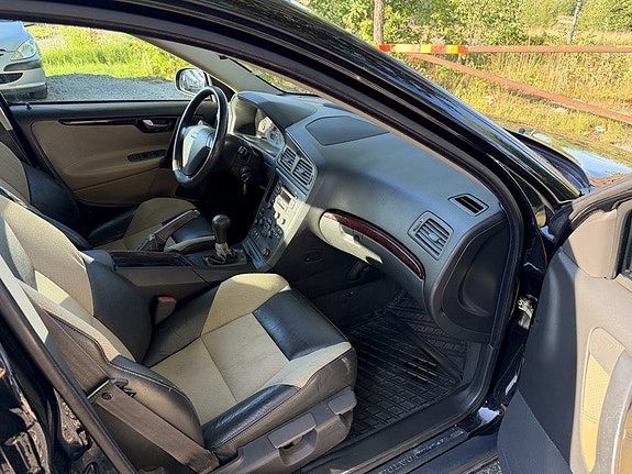 Volvo S60 10 of 17