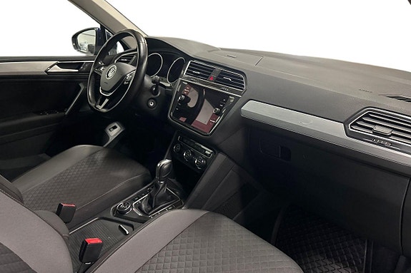 Volkswagen Tiguan 14 of 24