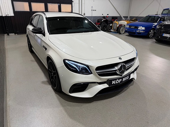 Mercedes-Benz E63 4 of 5
