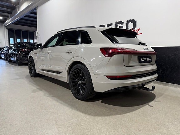Audi e-tron 6 of 7
