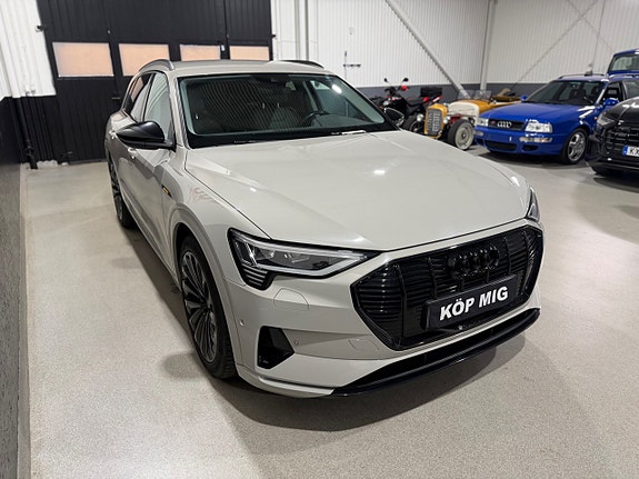 Audi e-tron 4 of 5